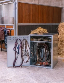 Armoire de sellerie type Western