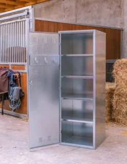 Armoire pour couverture d'équitation