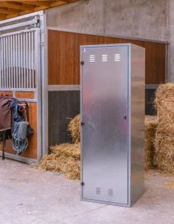 Armoire pour couverture d'équitation